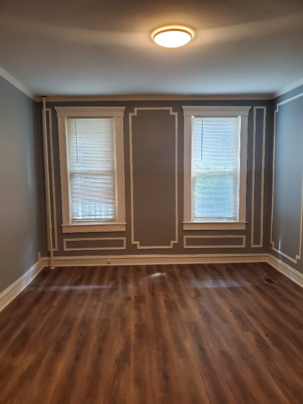 Building Photo - 803 Brooks Ln