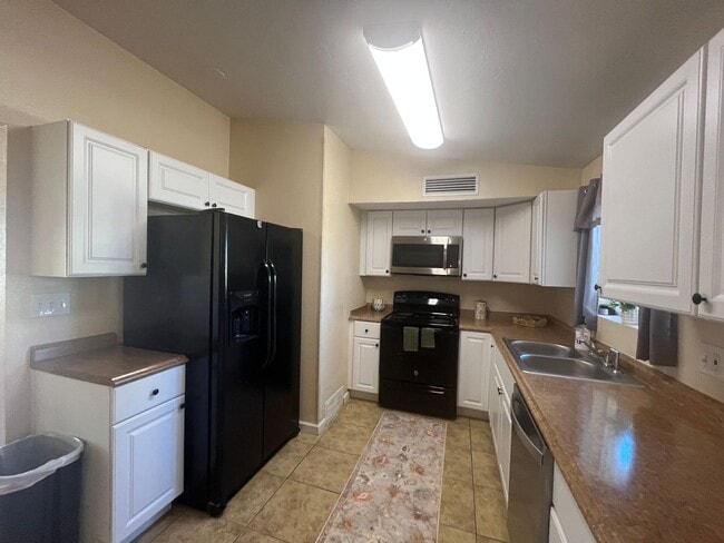 Building Photo - Updated 3 bedroom single-family home