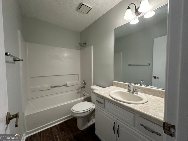 Building Photo - 345 Cornwallis Way