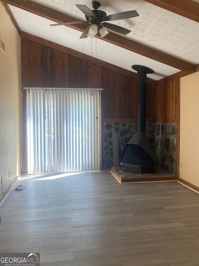 Building Photo - 8574 Creekwood Way