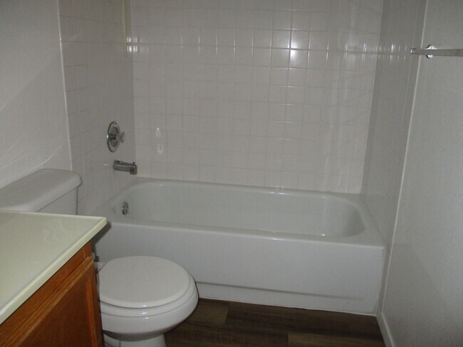 Building Photo - APPLICATION APPROVED- Rock Springs I Condo...
