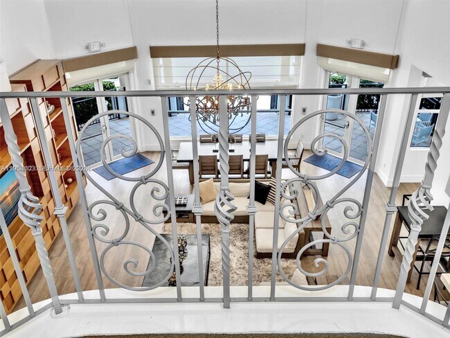 Building Photo - 3215 NE 184th St