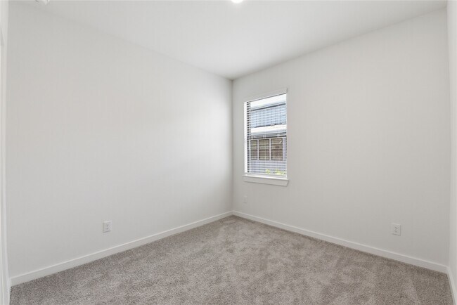 Building Photo - 3220 Loam Ln