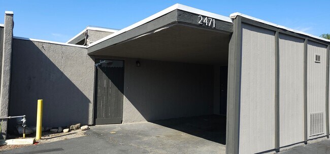 Building Photo - (Section-8 Ok) 3-Bed Apartment home with C...