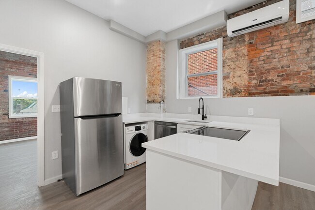 Building Photo - 928 Morningside Ave