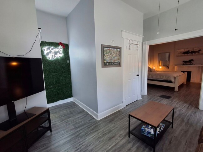 Building Photo - Fully Furnished 1 bedroom in Ludlow – All Utilities Included