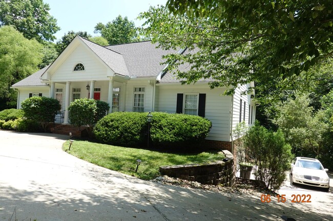 Primary Photo - 4 Bedroom 3.5 bathroom Rental Home in Ford...