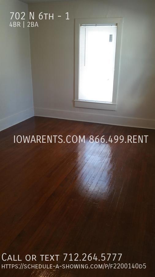 Building Photo - 702 N 6th-1