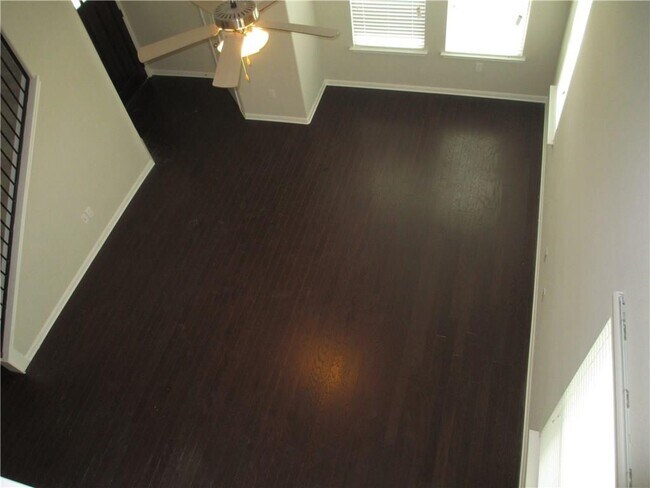 Building Photo - 1704 Willow Vista