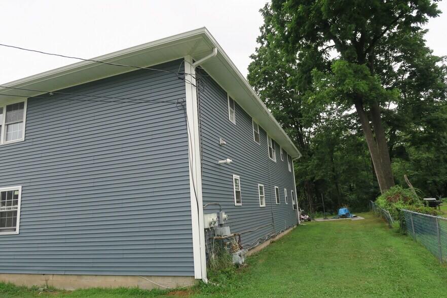Building Photo - 12 N Maple Ave