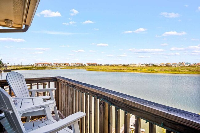 Building Photo - 15209 Leeward Dr