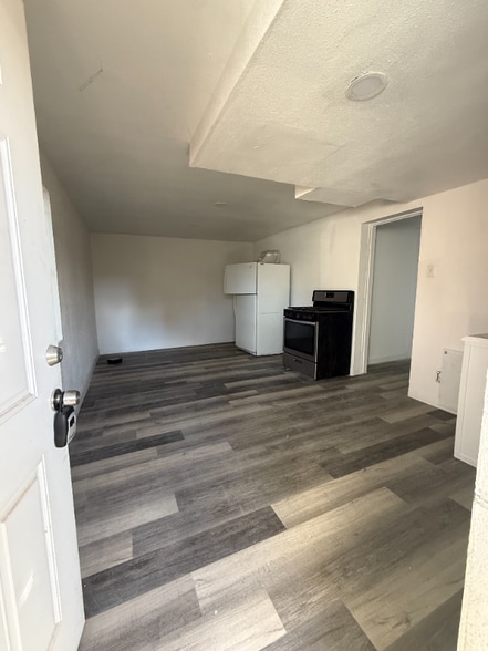 Building Photo - 231 E Lubbock St