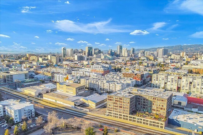 Building Photo - 7 Embarcadero West