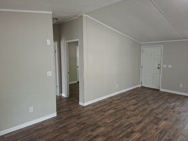 Building Photo - 111 Carnes Blvd