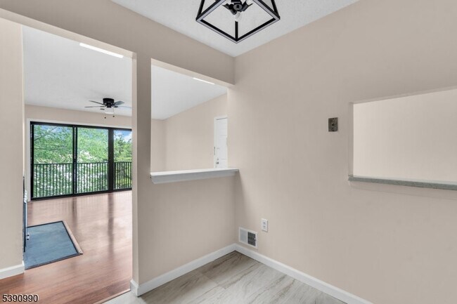 Building Photo - 96 Fisher Dr