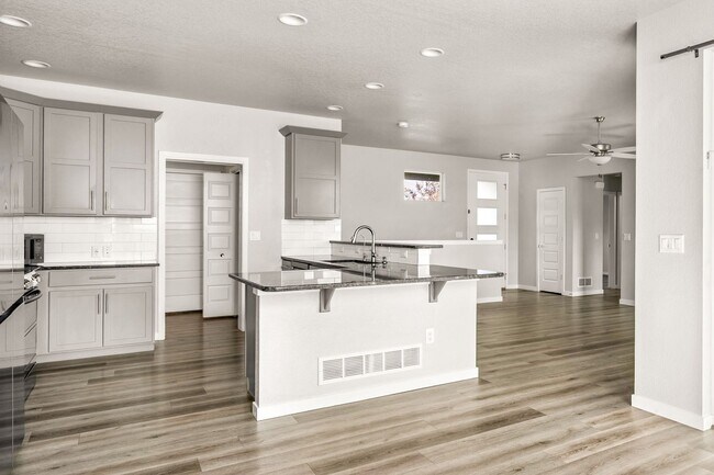 Building Photo - 6837 Grassy Range Dr