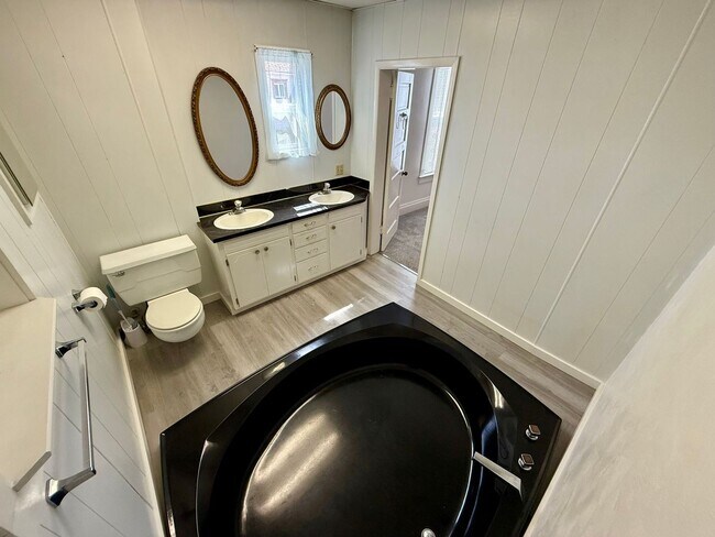 Building Photo - Charming 4-Bedroom, 2-Bath Victorian Home ...