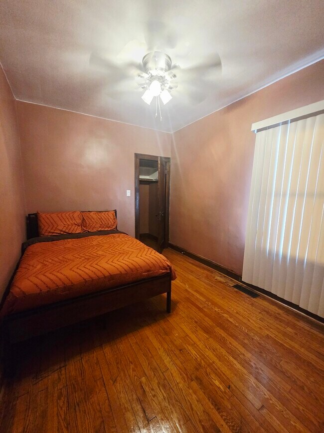 Building Photo - 12051 S Yale Ave