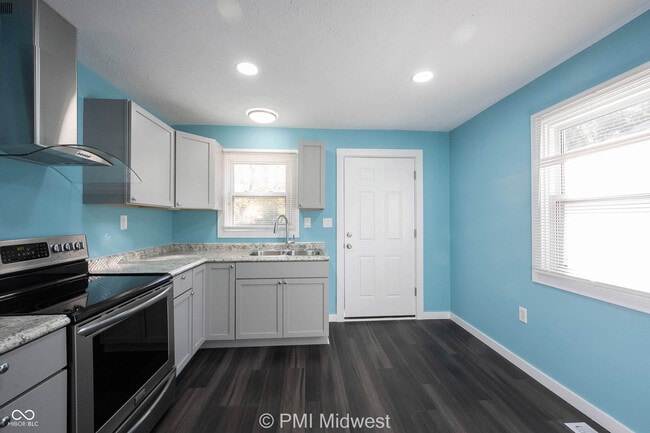 Building Photo - 2945 N Denny St