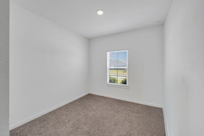 Building Photo - 31855 Hallington Hl Ln
