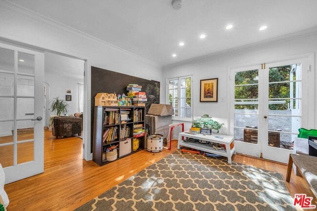 Building Photo - 6249 Del Valle Dr