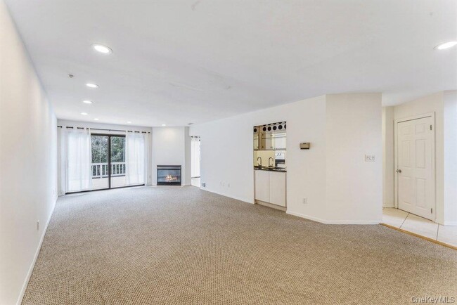 Building Photo - 124 Foxwood Dr