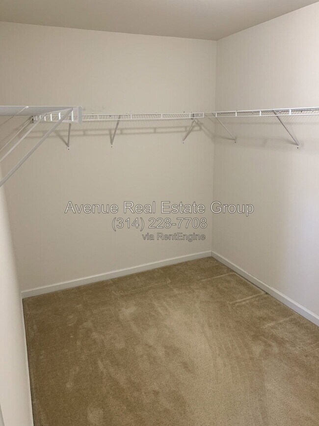 Building Photo - 554 Parkgate Dr