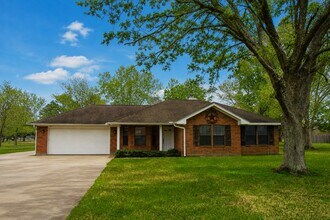 Building Photo - 3121 County Rd 415