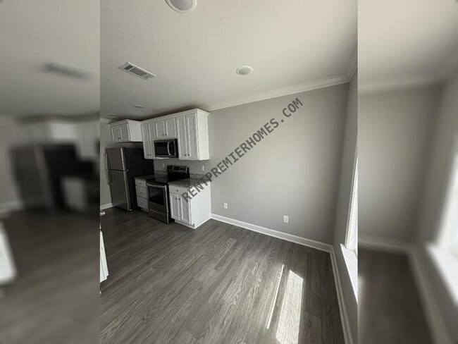 Building Photo - 18 Winchester Dr
