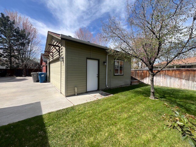 Building Photo - 2 Bed 2 Bath in Boise!