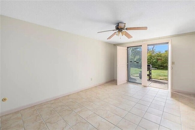 Building Photo - 510 Child St