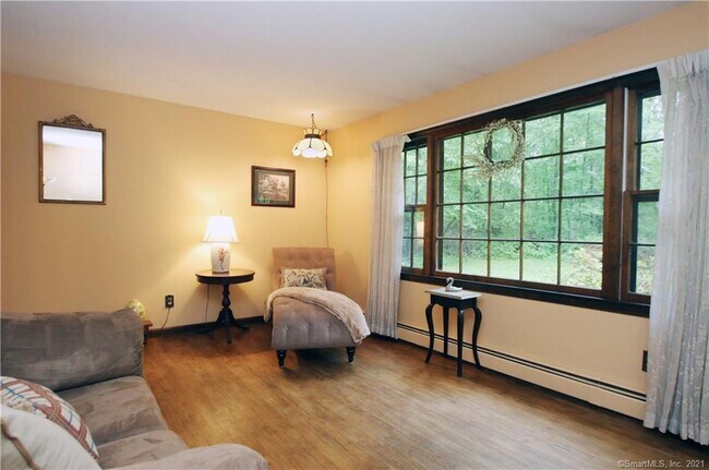 Building Photo - 854 Bullet Hill Rd