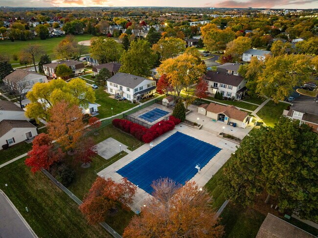 Building Photo - 602 Bryn Mawr Ct