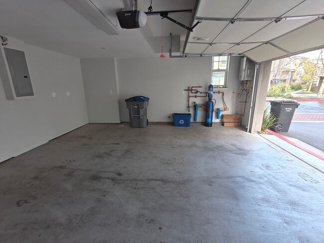 Building Photo - Coming Soon ? Bright, Modern Living in Sunnyvale