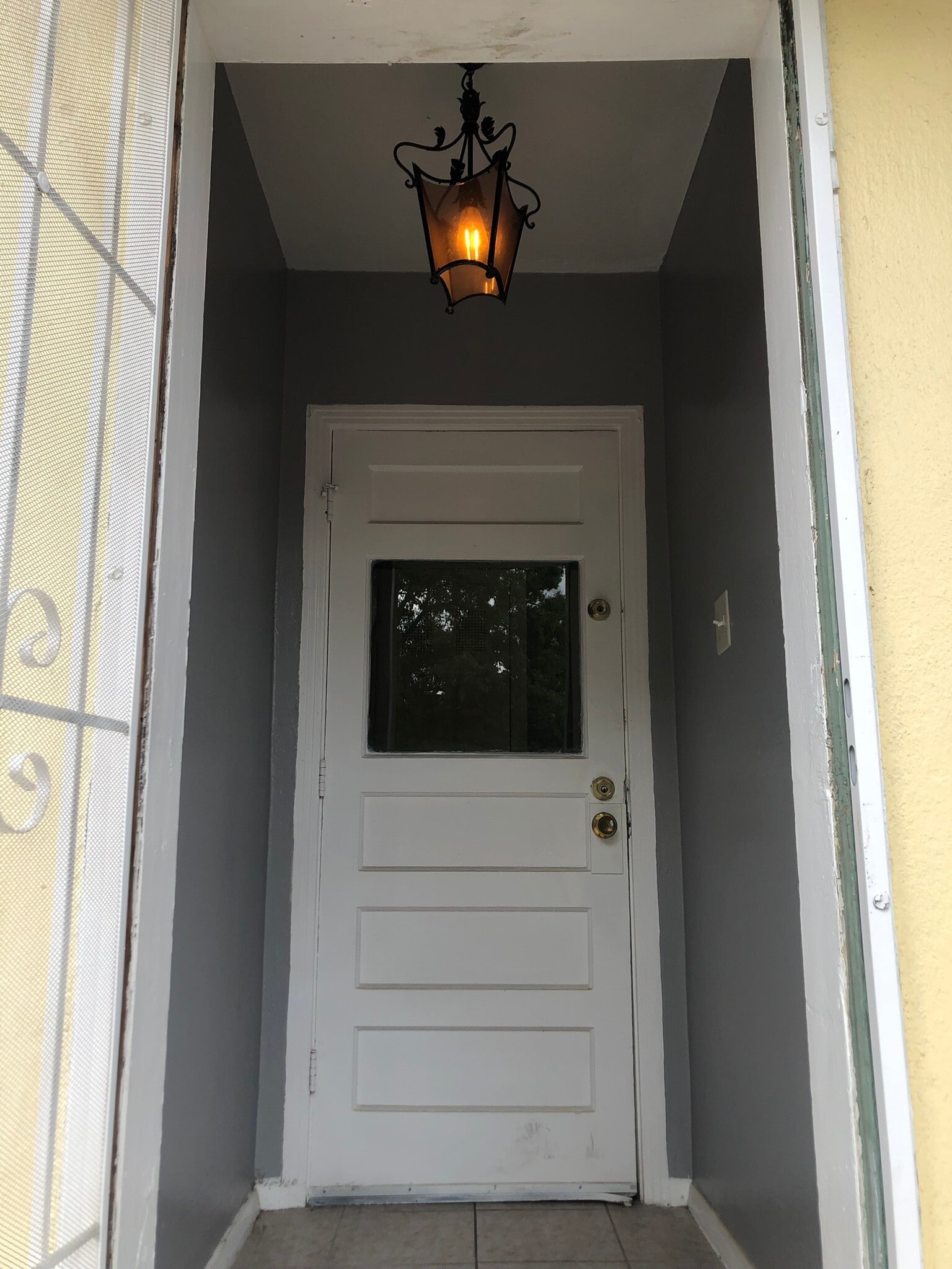 Building Photo - 136 W Ridgewood Ct