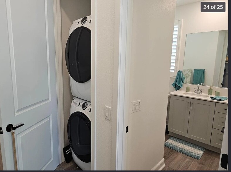 FULL Size washer/dryer - 607 Middlebrook Rd