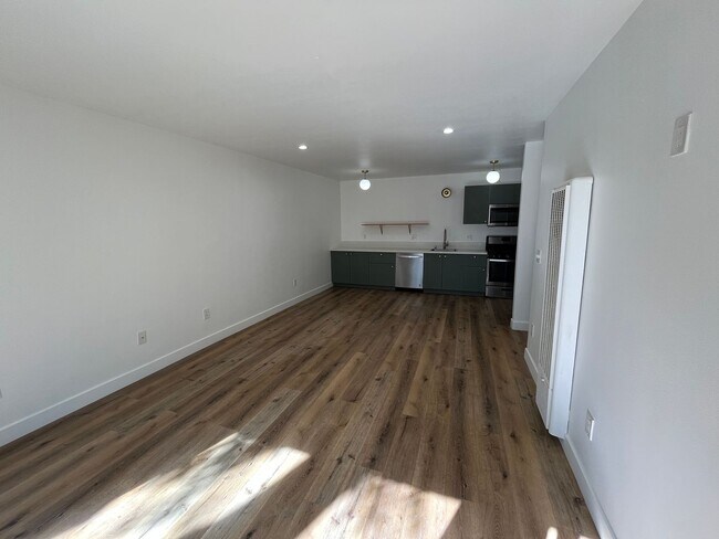 Building Photo - Individual Bungalows: All 1 bedroom/ 1 bat...