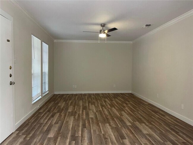 Building Photo - 10622 Golden Quail Dr