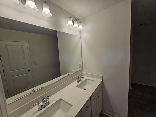 Building Photo - Beautiful Townhome in Concord! Great schools!