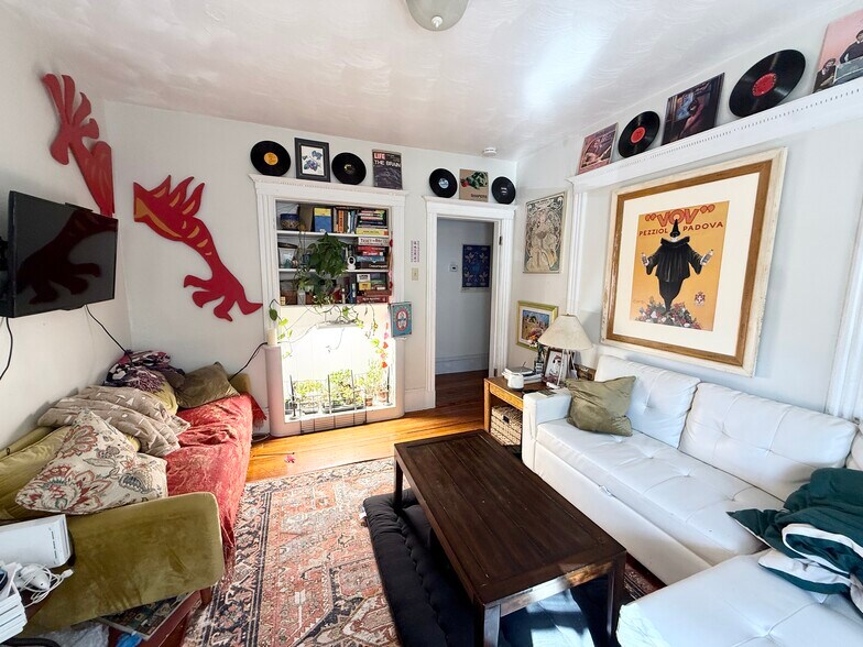 Building Photo - 60 Empire St