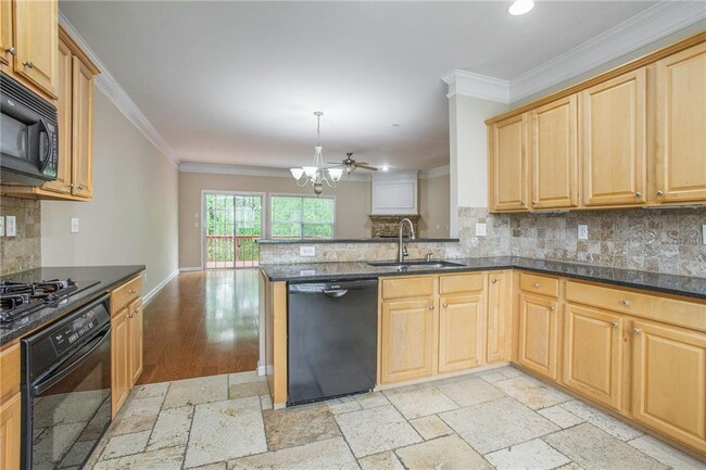 Building Photo - 624 Coligny Ct