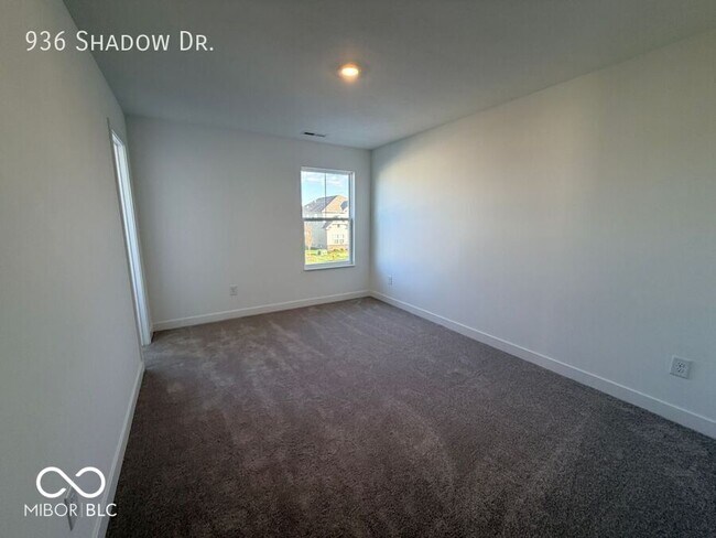 Building Photo - 936 Shadow Dr