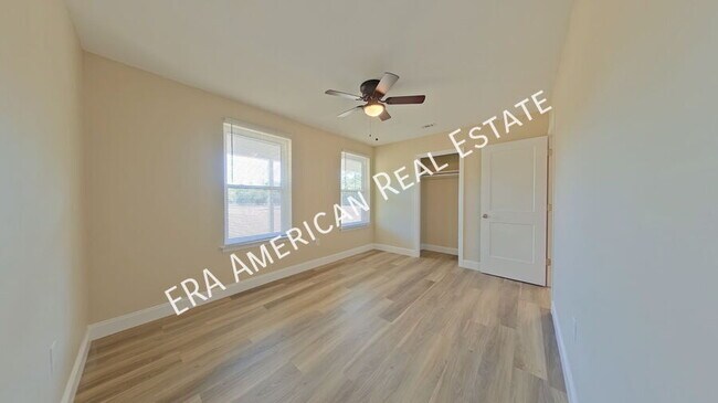 Building Photo - 5806 Flamingo Rd