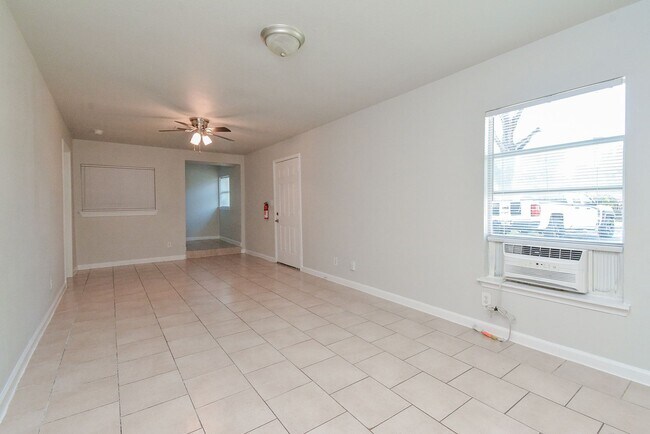 Building Photo - 2118 Thonig Rd