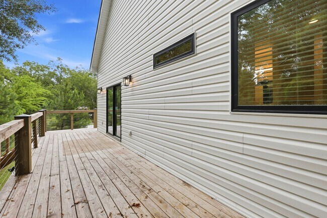 Building Photo - Custom Home in Seagate | 4 Bedrooms • 3 Bathrooms • Minutes to Wrightsville Beach