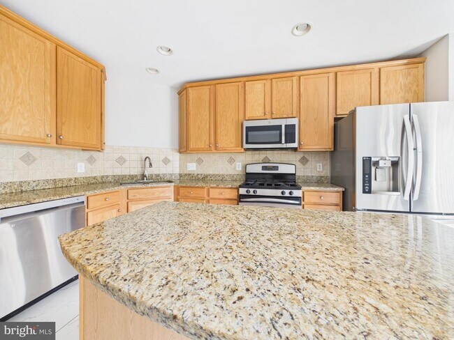 Building Photo - 4587 Whittemore Pl