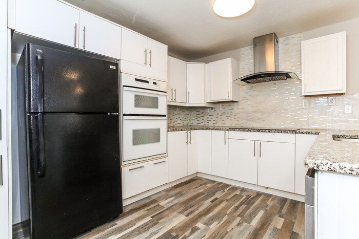Building Photo - 9153 Yorkridge Dr