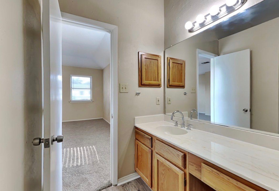 Building Photo - 2614 Remmington Dr