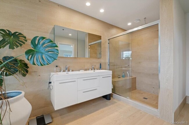 Building Photo - 545 E Fulton St