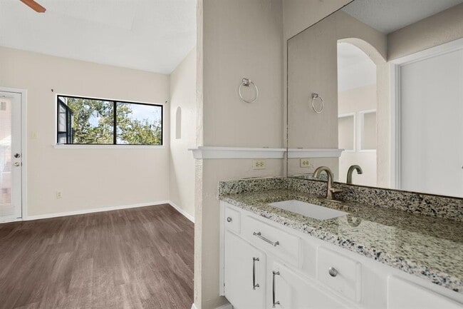 Building Photo - 6726 Lancret Hill Dr